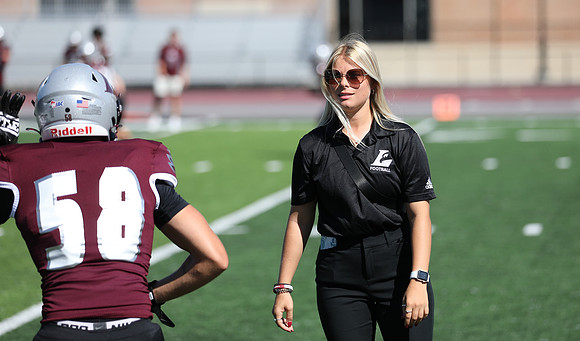 COACH Kelly Cline  (21)