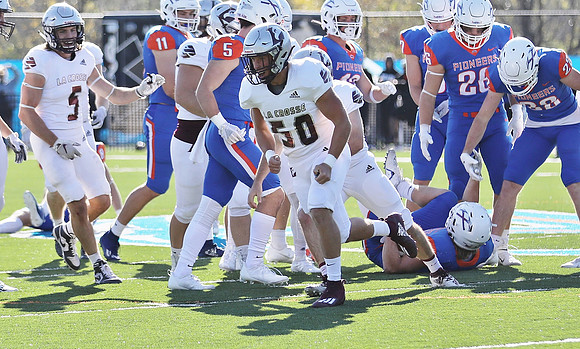 50 Connor Fahnrich (30)