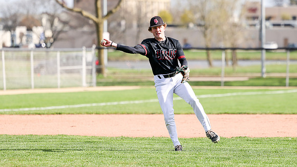 9 Max Glusick  (40)
