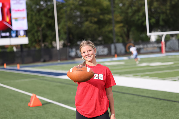 Manager Grace Stelzer (4)