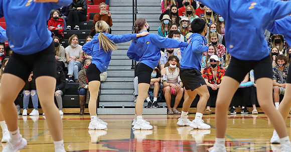 1-21-22 VARSITY Dance at Varsity Basketball Game  (62)