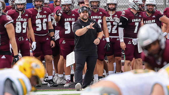 Coach Mitchell Collicott (5)