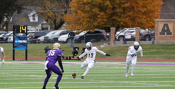 15 Ryan Beirne (2)