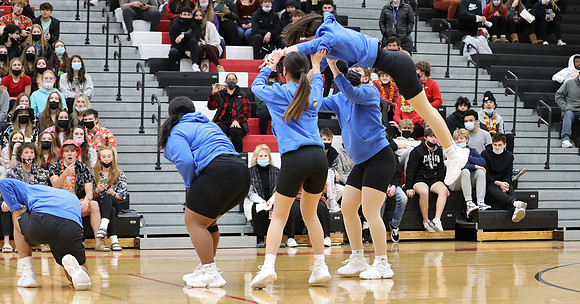 1-21-22 VARSITY Dance at Varsity Basketball Game  (35)