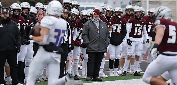 Coach Jon Larson  (3)