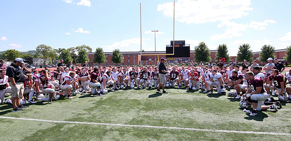 3 UWL 2018 Pre Season Scrmmage vs. U of Dubuque  (224)