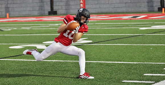 10 Evan Richmond (25)