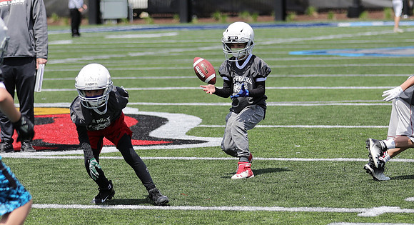 4th Grade A vs. 4th Grade D  (18)