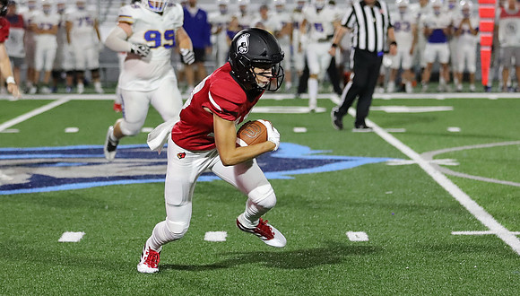 10 Evan Richmond (22)