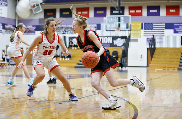 12-28-22 VARSITY vs. Seymour at Waunakee Holiday Tournament  (76)
