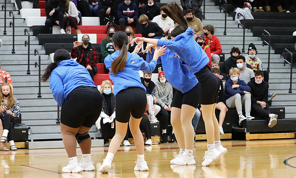1-21-22 VARSITY Dance at Varsity Basketball Game  (36)
