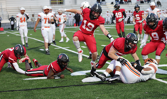 19 Davis Hamilton  vs. Verona (4)