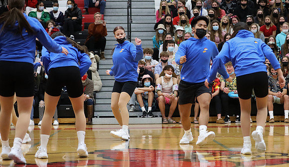 1-21-22 VARSITY Dance at Varsity Basketball Game  (70)