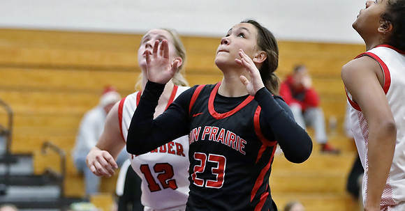 12-28-22 VARSITY vs. Seymour at Waunakee Holiday Tournament  (71)