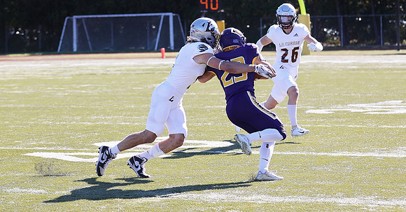 10-30-21 vs. UW Stevens Point  (7)