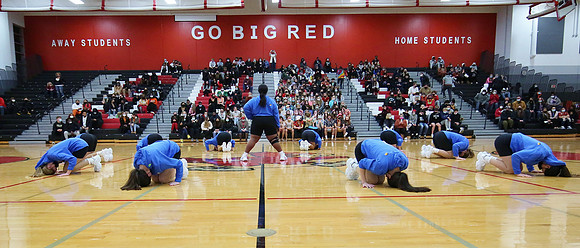 1-21-22 VARSITY Dance at Varsity Basketball Game  (22)