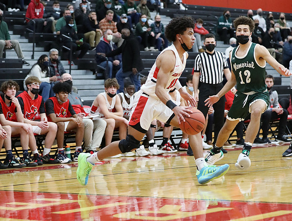 13 Tyus Wills  (54)