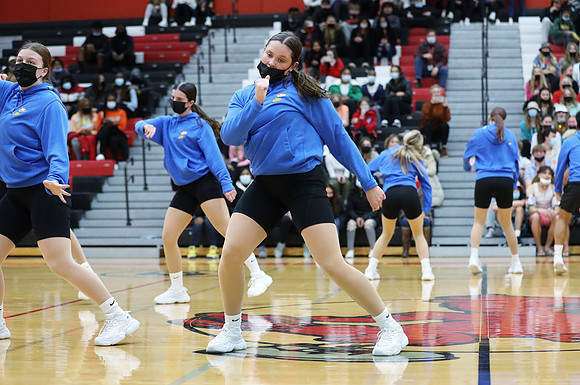 1-21-22 VARSITY Dance at Varsity Basketball Game  (64)
