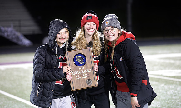Manager Lauren Humphrey (16)