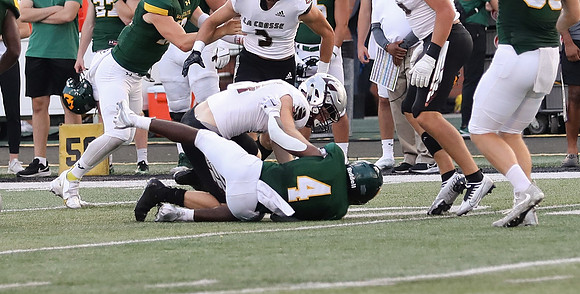 21  Jake Schara (18)