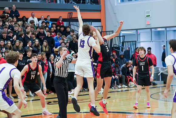 VARSITY Sectional Final vs. Waunakee (21)