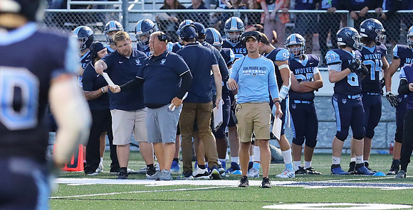 COACH Josh O'Connor  (4)