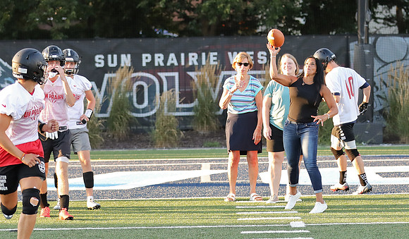 8-10-22 Impactful Woman at Practice Night  (63)