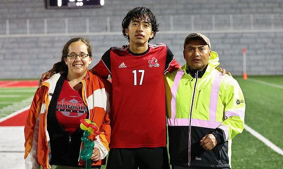 17 Enrique Ramirez (9)