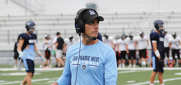 COACH Josh O'Connor  (28)