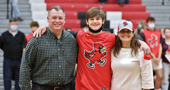 1-10-22 VARSITY PARENTS Night vs. Oconomowoc  (16)