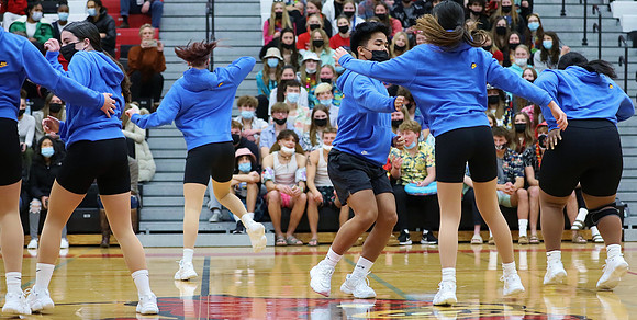 1-21-22 VARSITY Dance at Varsity Basketball Game  (71)