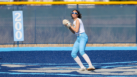 1 Skye Robinson (10)
