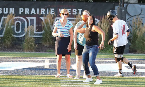 8-10-22 Impactful Woman at Practice Night  (62)