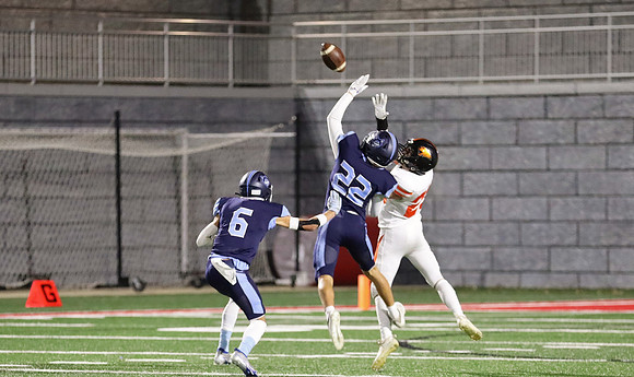 22 Jacob Holland  (10)