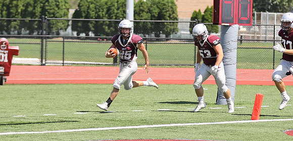 3 UWL 2018 Pre Season Scrmmage vs. U of Dubuque  (181)