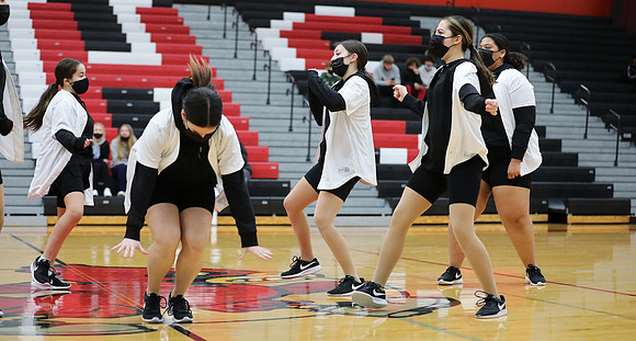 JV Dance 1-13-22 at JV Basketball Game  (60)