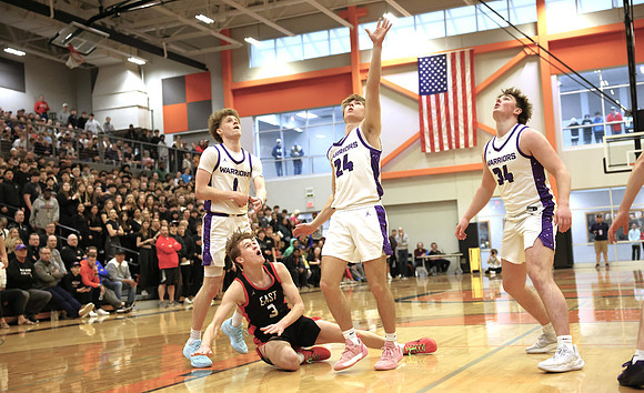 VARSITY Sectional Final vs. Sun Prairie East (18)