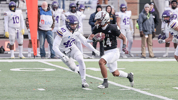 24 Najeh Mitchell (4)