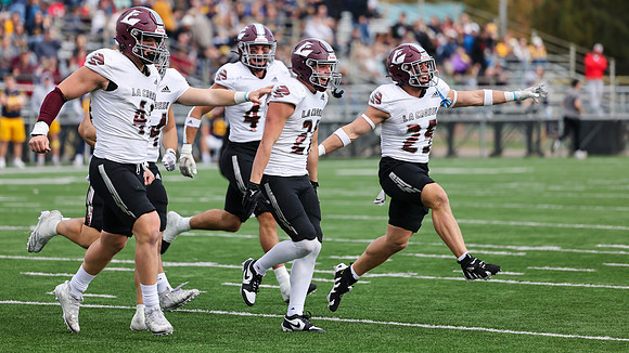 25 Aaron Schmitz (40)