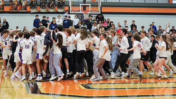 VARSITY Sectional Final vs. Sun Prairie East (45)
