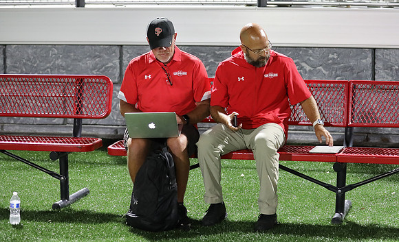 COACH Bob Richards (7)