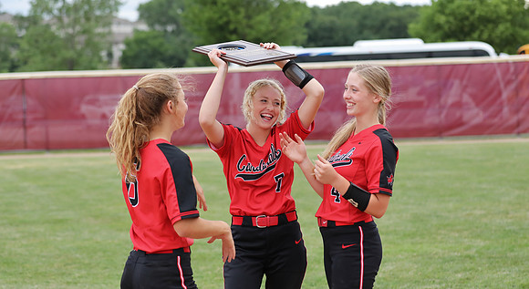 6 Carly Gross (67)