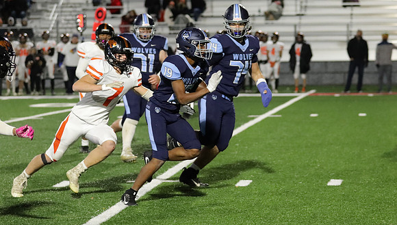 19 Daniel Wilson (14)