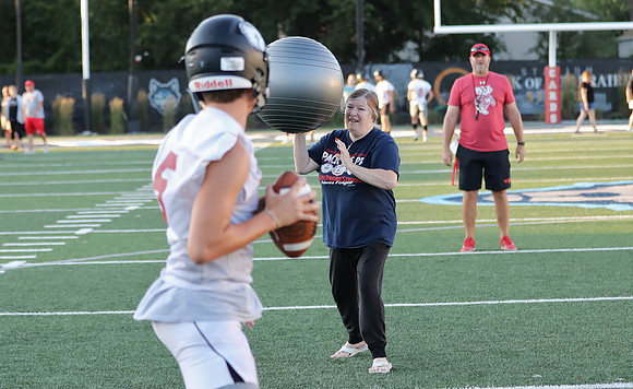 8-10-22 Impactful Woman at Practice Night  (54)