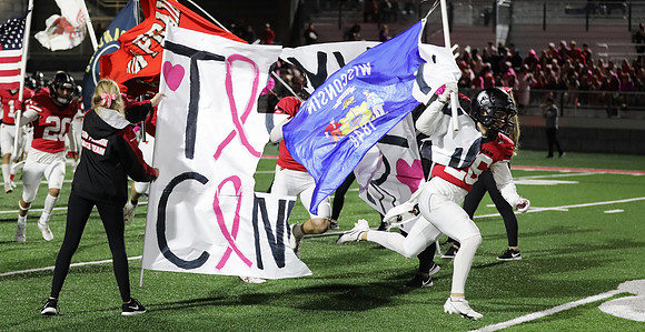 10-22-21 at Varisty Football Game  (35)