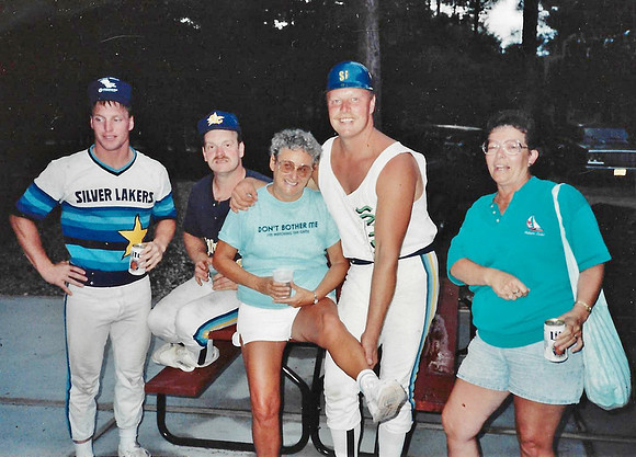 1991 (8)