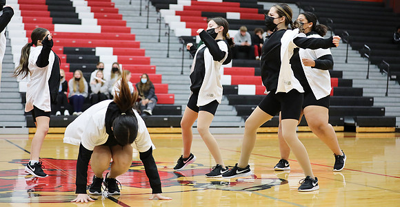 JV Dance 1-13-22 at JV Basketball Game  (61)