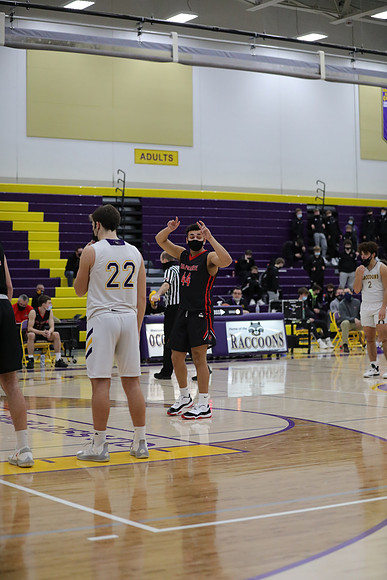 44 Austin Knade vs. Oconomowoc (21)