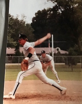 1982 Doc Don Voorhees Pitching
