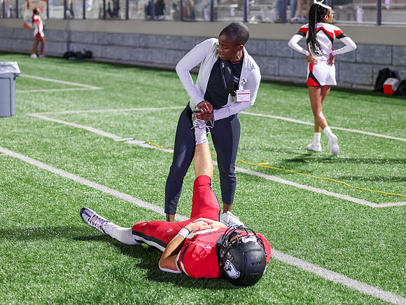 Trainer Djenne Parris (2)